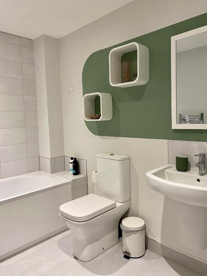 Modern Apartment In Central Quiet York With Free Parking - Contemporary New Building Exterior foto